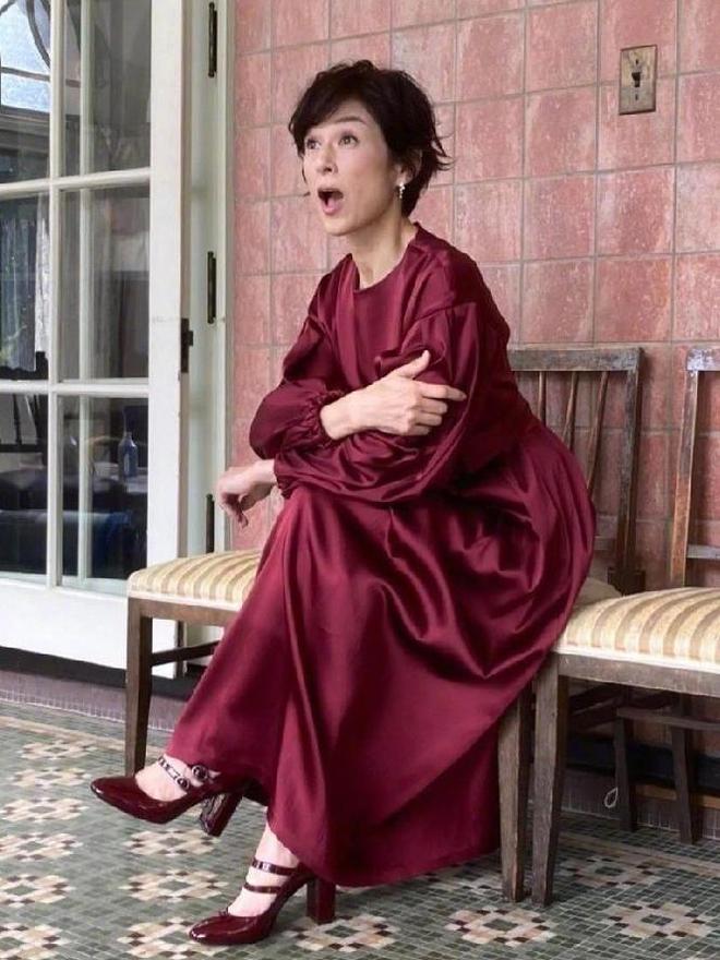 与穿搭能以随和明媚的心态迎接生活开元棋牌网站她们注重自己的妆容(图7)