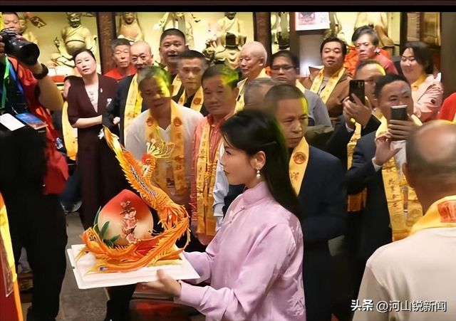 ！两杠三星护航身边数十位商界大佬开元棋牌刘涛一到福建咖位自动上升(图2)