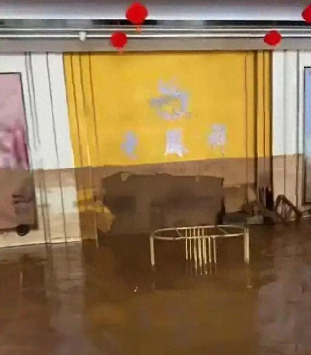 保”：因大意未提前转移财物警方：正在侦查结果将公布开元棋牌损失千万的金店店内监控首次曝光店主否认“骗(图5)