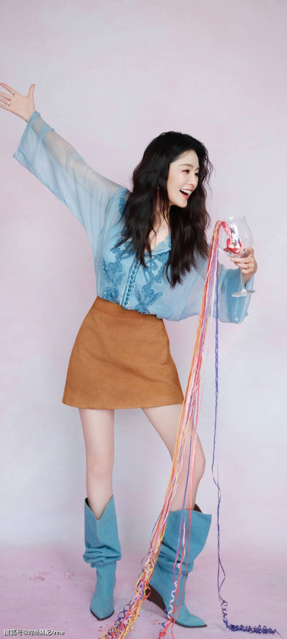 搭清新复古生图状态美上热搜ky开元棋牌李沁生日写真穿(图3)