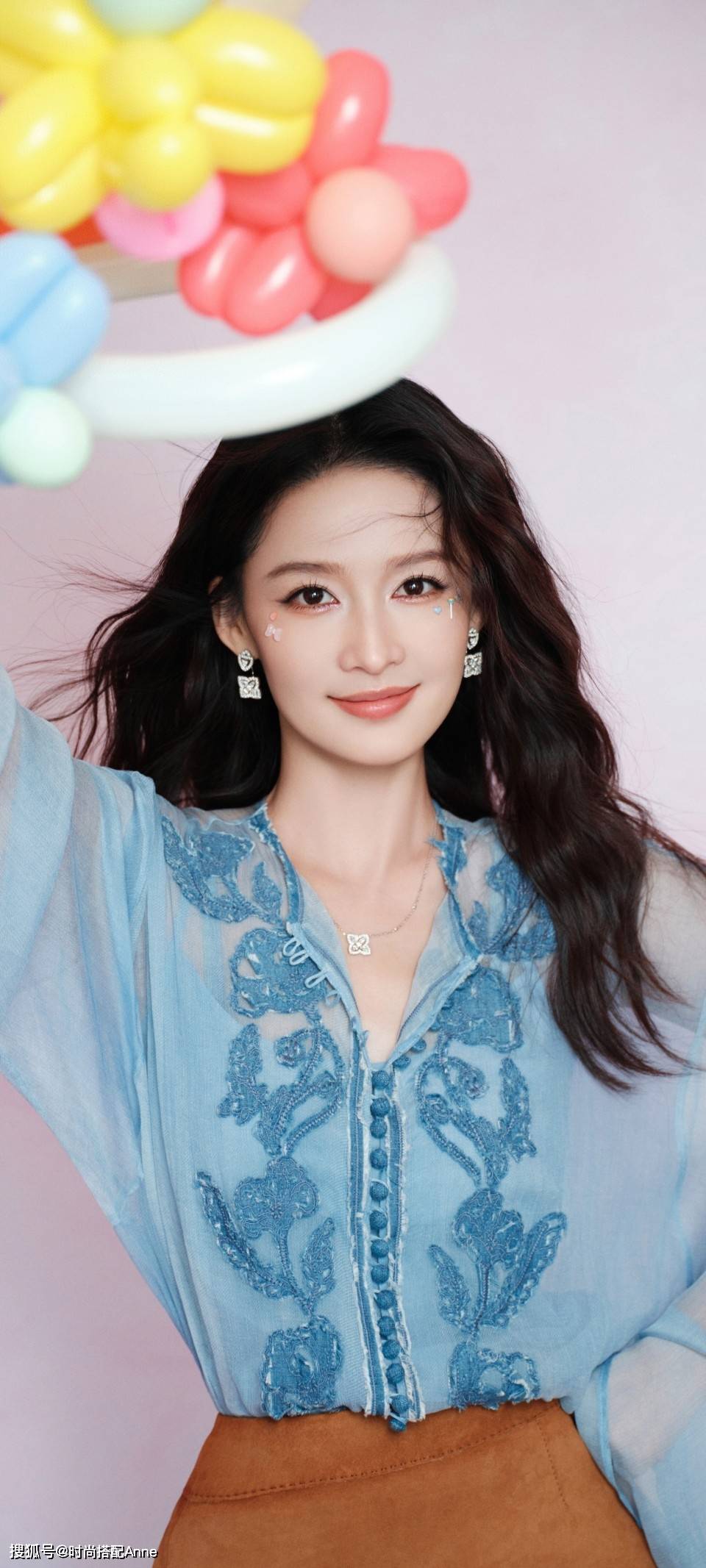 搭清新复古生图状态美上热搜ky开元棋牌李沁生日写真穿(图6)