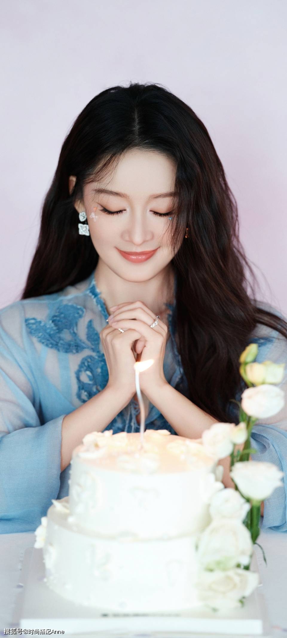 搭清新复古生图状态美上热搜ky开元棋牌李沁生日写真穿(图7)