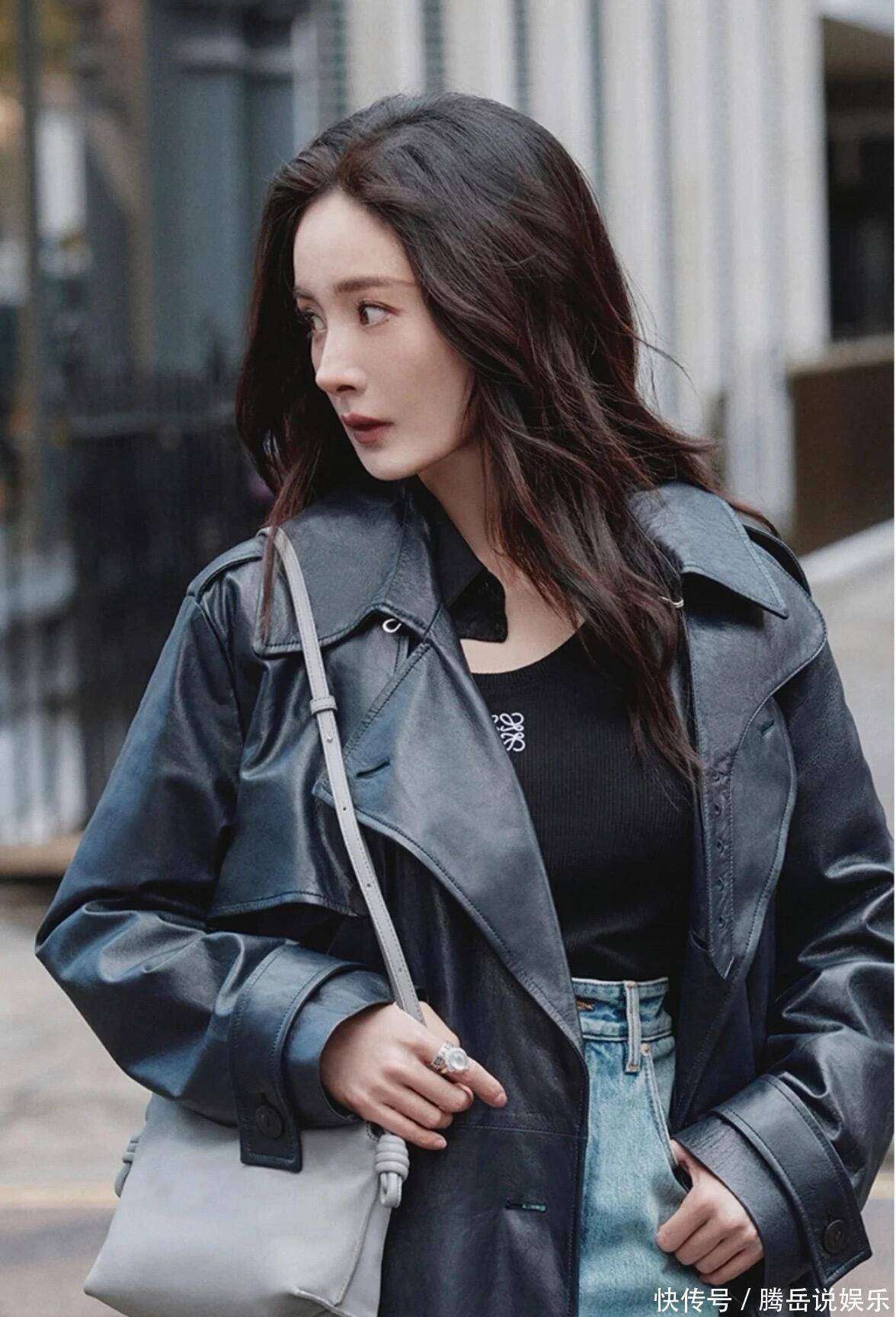 大赏！御姐风天花板的氛围感密码开元棋牌杨幂秋冬复古大衣穿搭(图5)