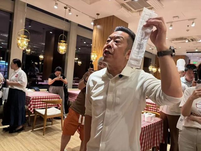 小时却说“恶心”明天起全国所有门店上线“罗永浩菜单”开元棋牌西贝创始人：罗永浩方结账时攒了会员积分走后一(图4)