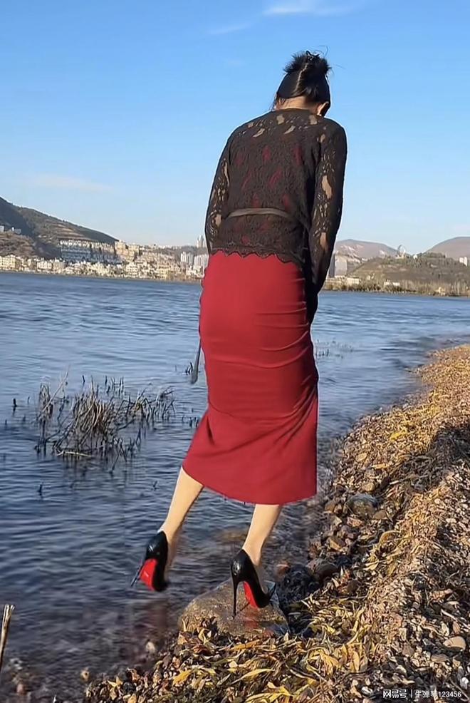 气质的女性该有穿搭思路开元棋牌试玩这才是成熟(图7)